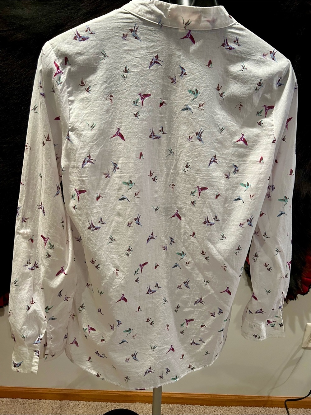 Eden and Olivia Women’s White Pullover Blouse with Multicolor Hummingbird Print - Picture 2 of 8